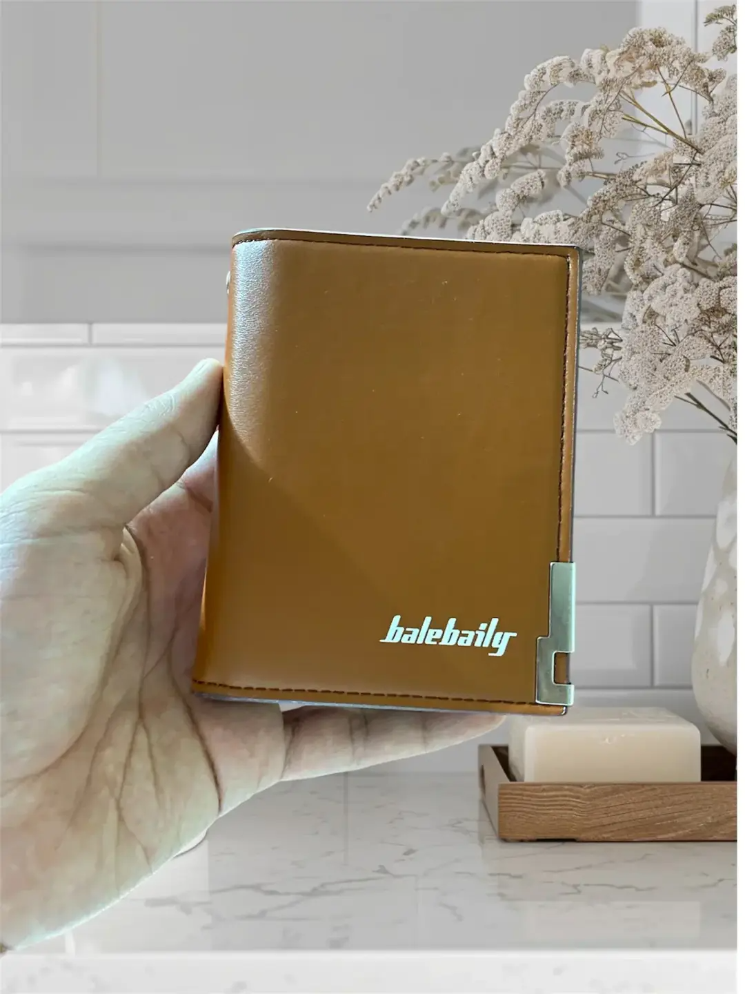 Premium Men's Leather Wallet - Compact Bi-Fold Slim Wallet with Zipper Closure